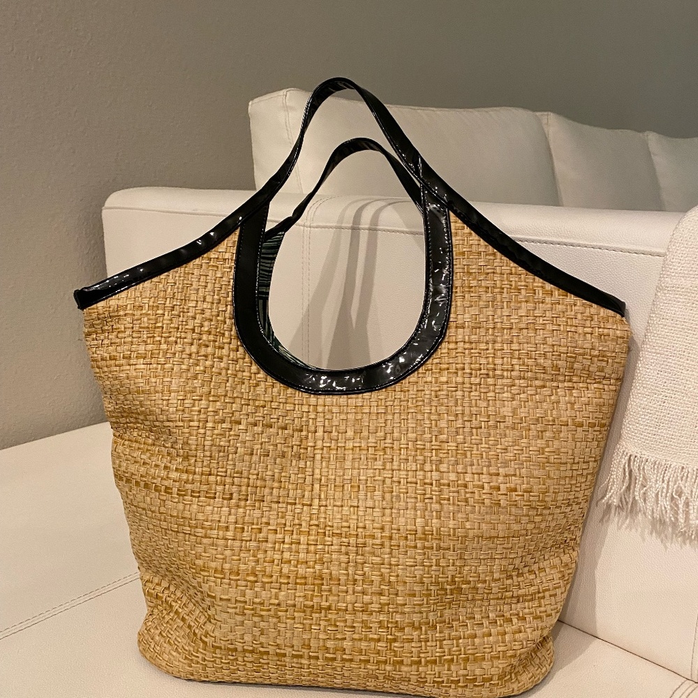 Straw handbag .NWT.